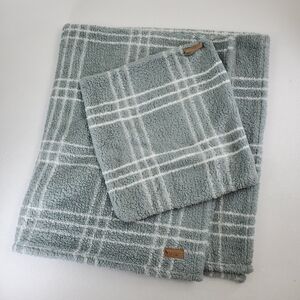 Koolabura By UGG Fleece Grey White checkThrow Blanket 50 x 60 Pillow cover